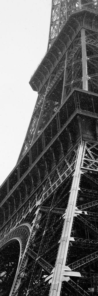 La tour Eiffel sous la neige